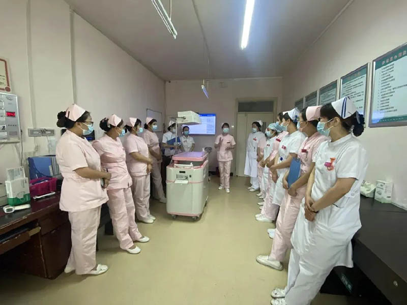 美迪全自动变频移动婴儿沐浴车：LDRP一体化产房的创新护理之选